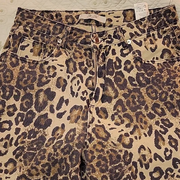 High Rise Jean - Picture 4 of 7